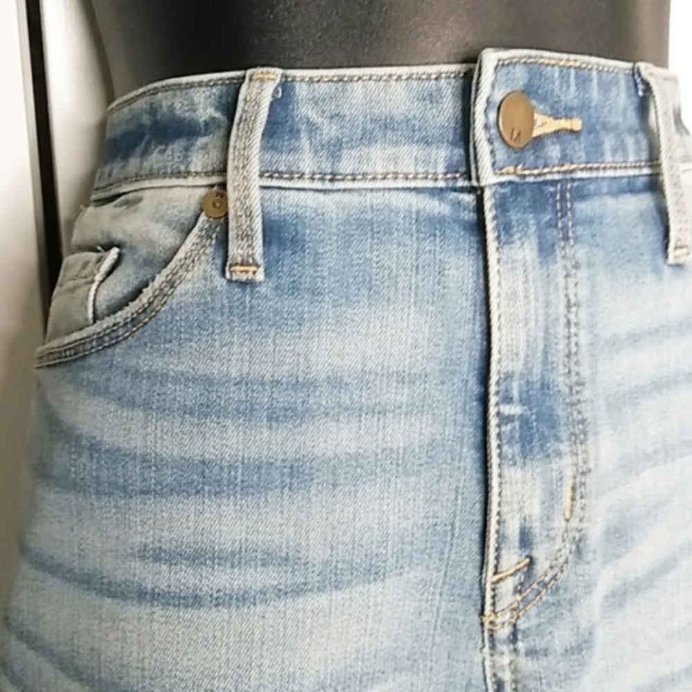 Massimo High Rise Super Stretch Midi Shorts.